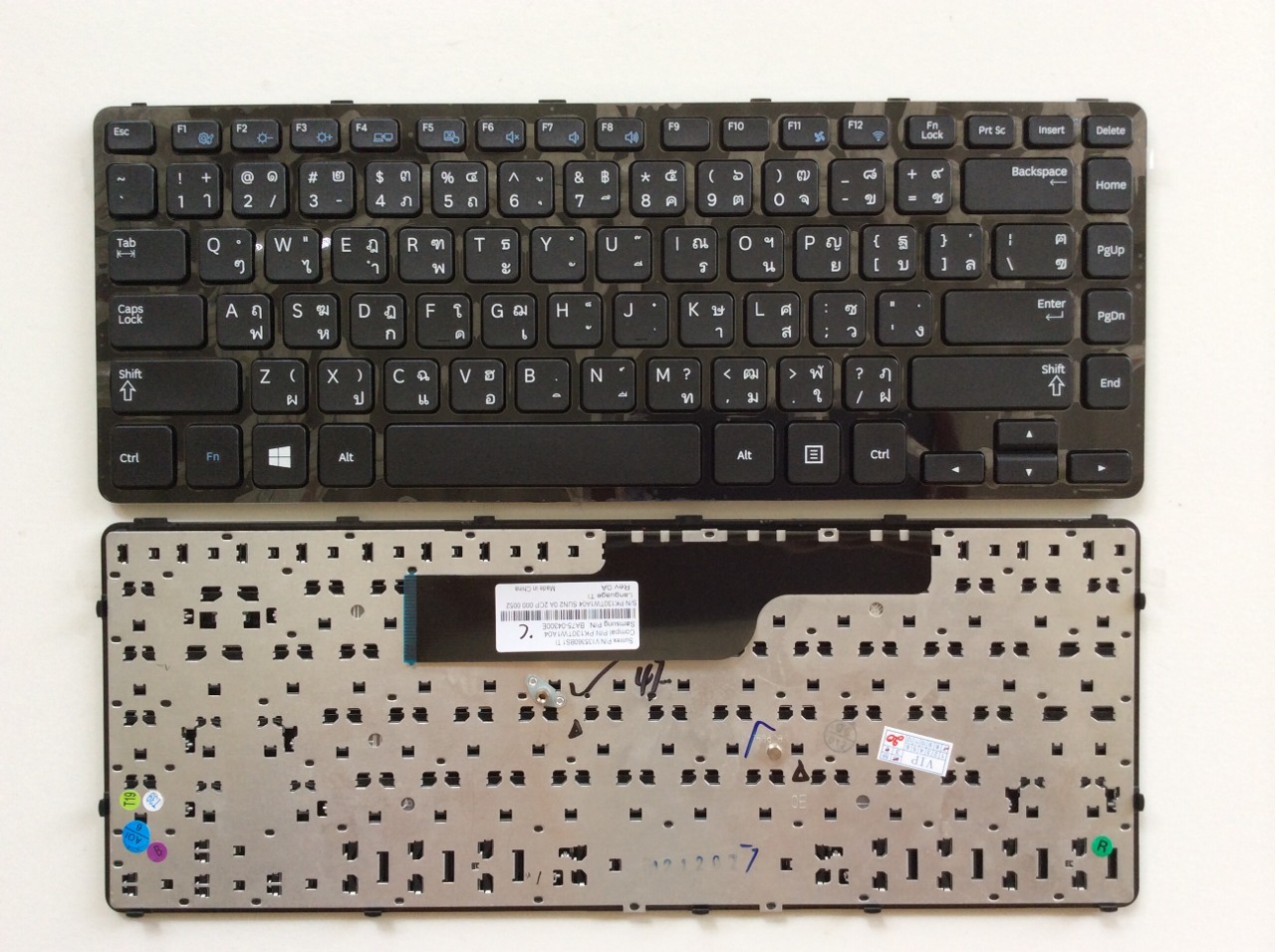 SAMSUNG Keyboard คีย์บอร์ด SAMSUNG NP355E4C NP350V4X NP355V4X 350V4X 355V4X NP350 NP355 NP350V4C NP350E4C NP355V4C NP355E4C 350 350E4C 350V4C NP350U4X ...ไทย-อังฤษ  แบบปุ่มชิดกัน